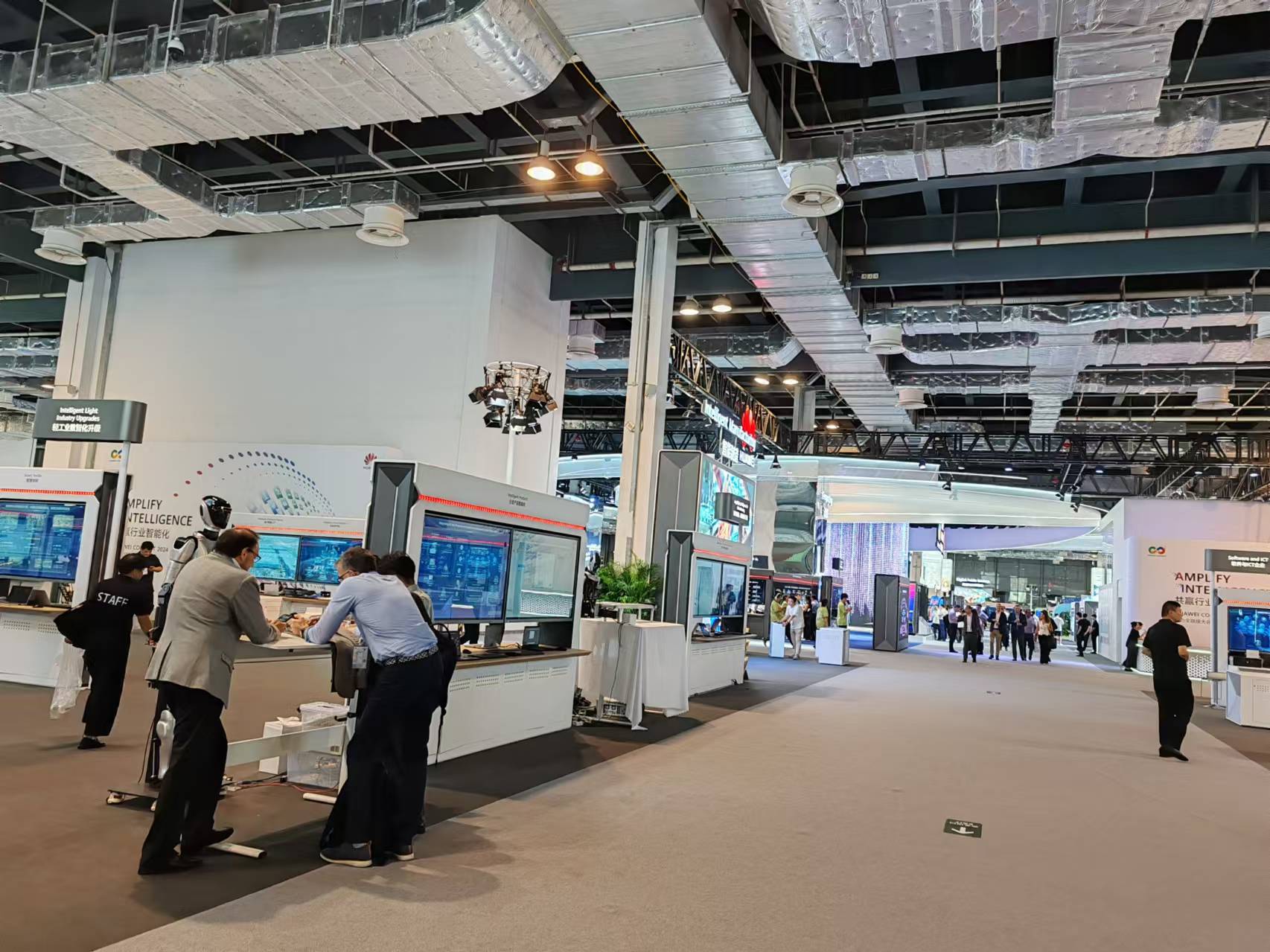 【共贏行業(yè)智能化】高能計(jì)算機(jī)攜手鯤鵬模組金融工控機(jī)，受邀參加華為全聯(lián)接大會(huì)2024！(圖6)